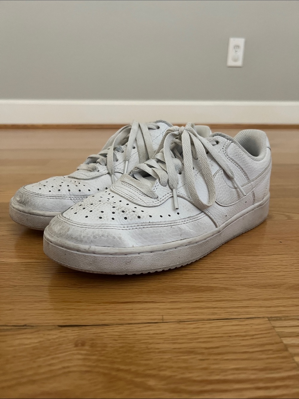 White Low-Top Nike Sneakers